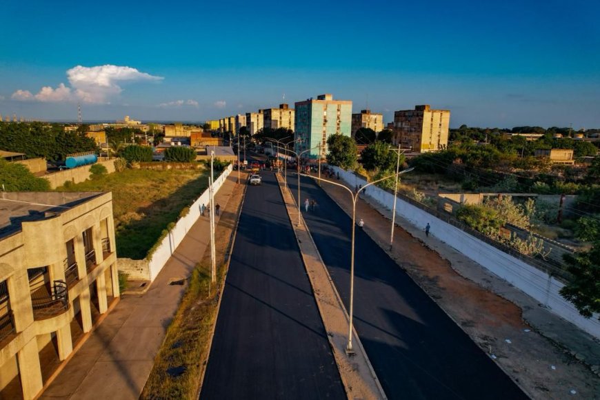 438.000 toneladas colocadas: Luis Caldera consolida Plan Estadal de Asfaltado en el Zulia