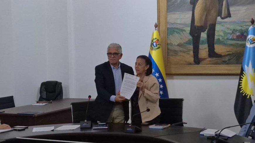 Gobernación entregó al Clez anteproyecto de la Ley de Ciencia y Tecnología del estado Zulia
