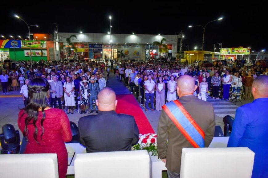 Más de 70 parejas formalizan su unión en jornada de bodas colectivas en San Francisco