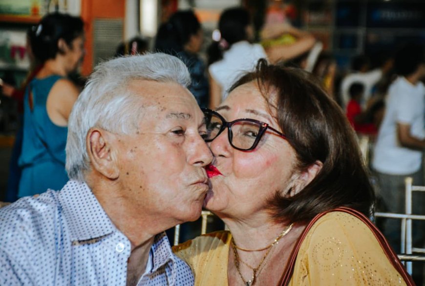 Más de 70 parejas formalizan su unión en jornada de bodas colectivas en San Francisco