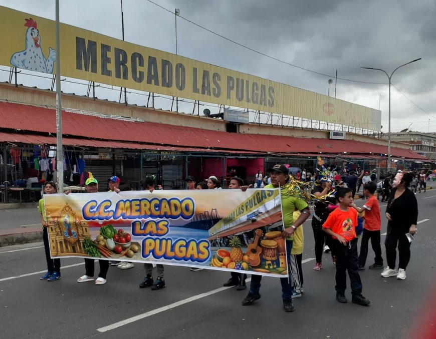 Comerciantes del centro de Maracaibo se sumaron al desfile de Carnaval