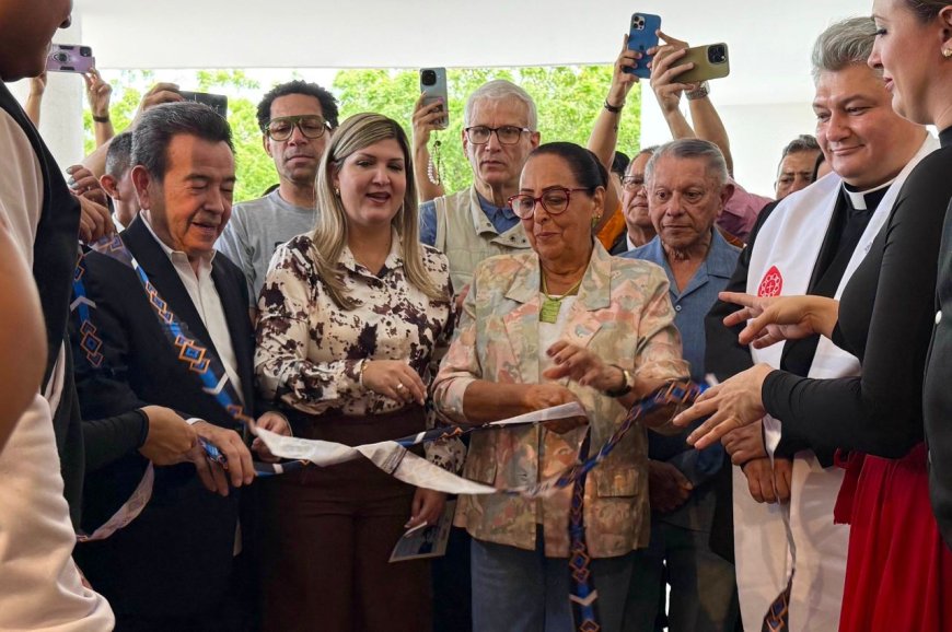 Primera Dama del Zulia acompañó reinauguración de la Galería de Arte Julio Árraga