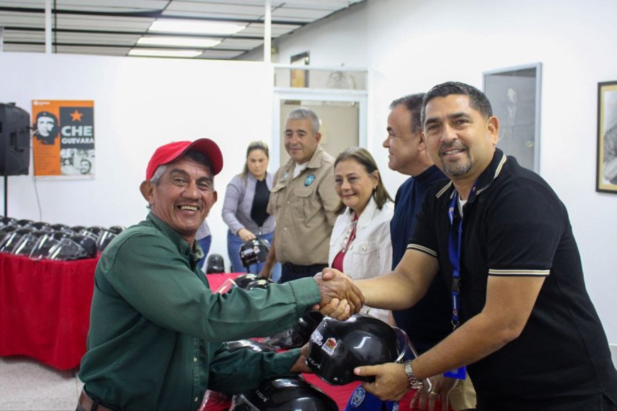 Alcaldía de Maracaibo entregó 600 cascos protectores a motorizados