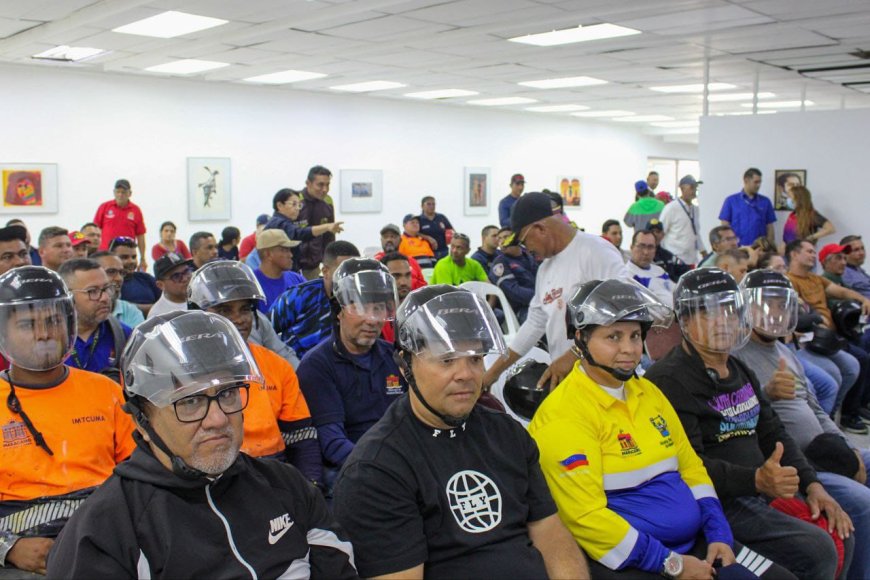 Alcaldía de Maracaibo entregó 600 cascos protectores a motorizados