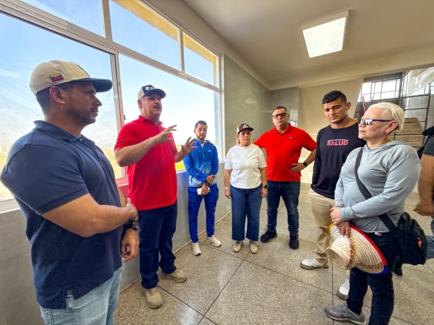 Gobernador Luis Caldera supervisa trabajos en hospital General del Sur Dr. Pedro Iturbe