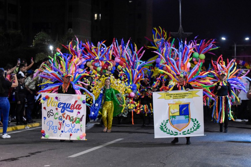 San Francisco desbordó alegría en el Gran Desfile de la Octavita de los Carnavales Felices