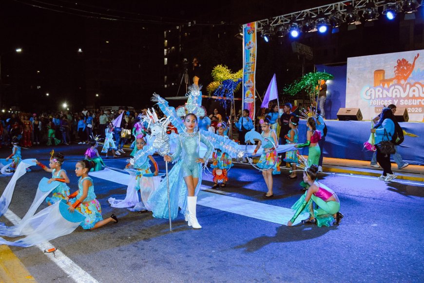 San Francisco desbordó alegría en el Gran Desfile de la Octavita de los Carnavales Felices