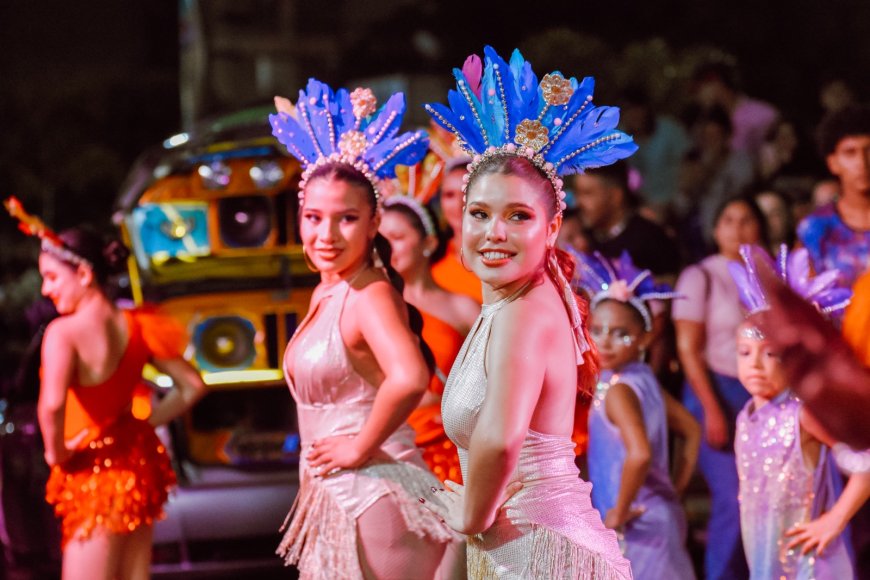 San Francisco desbordó alegría en el Gran Desfile de la Octavita de los Carnavales Felices