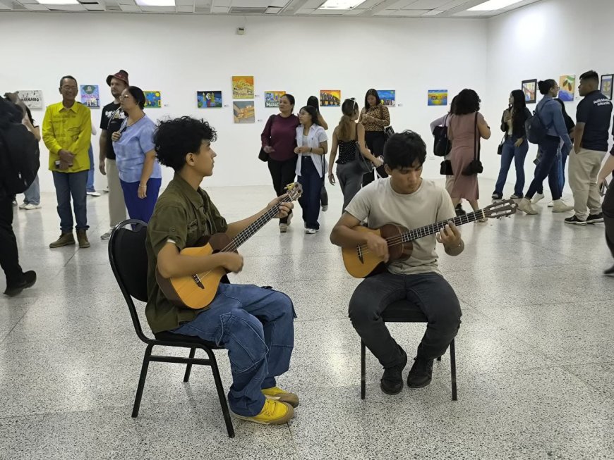 Alcaldía apoyando a los jóvenes artistas  Exposición Colectiva “Juventud en Movimiento: memoria y transformación”