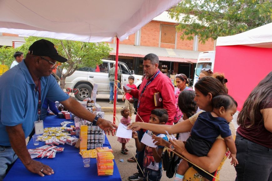 En Jornada Social del Buen Vivir atendieron a comerciantes del casco central