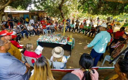 Gobernador Luis Caldera realizó encuentro con comunas en Lagunillas