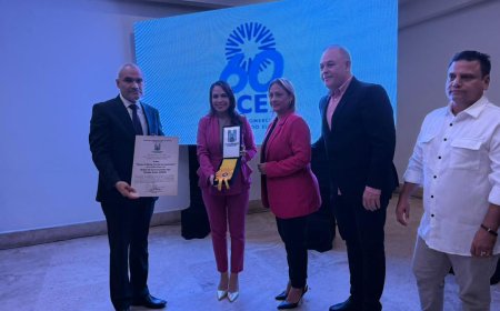 Alcalde Di Martino otorgó “Orden 8 de Septiembre” a la Ucez por su 60 aniversario