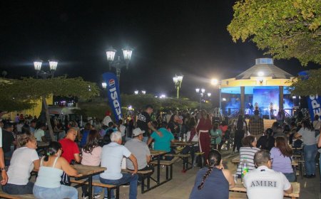 Programa de la Alcaldía de Maracaibo!  Vive la Retreta llenó de gaita y alegría al boulevard de Santa Lucía