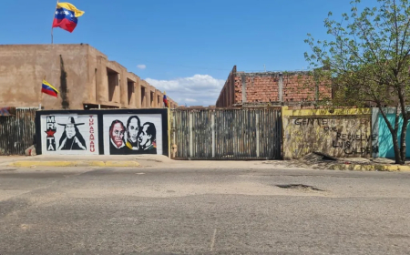 Adiós a los a invasores frente al Colegio Gonzaga