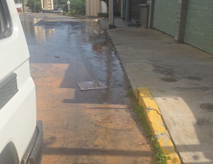 ¡A tomar conciencia! Alcaldía está en la calle frenando botes de agua