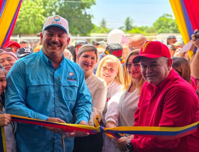 Dotada y equipada  Gobernador Caldera reinaugura Clínica Popular Cuatro Bocas en Mara 