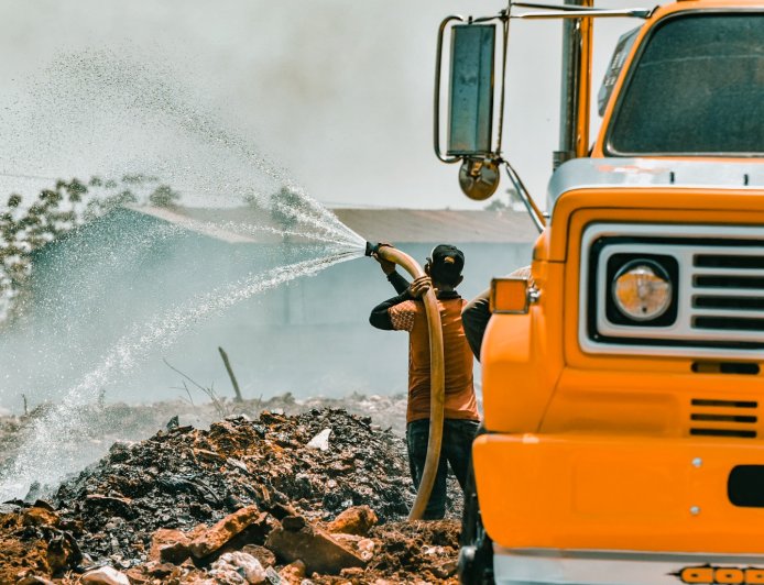Bomberos del Sur controlan incendio en IMASUR: evitan daños a subestación eléctrica en Zona Industrial