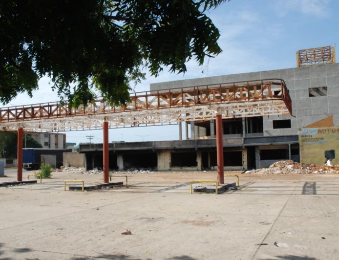 Alcaldía de Maracaibo interviene antigua estación de servicio Betapetrol por estado de abandono