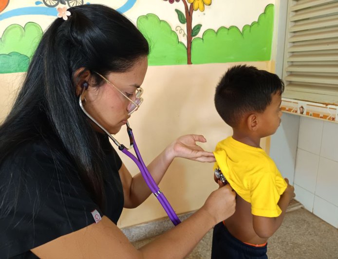 Primera dama de San Francisco realiza jornada de Salud Escolar en Domitila Flores