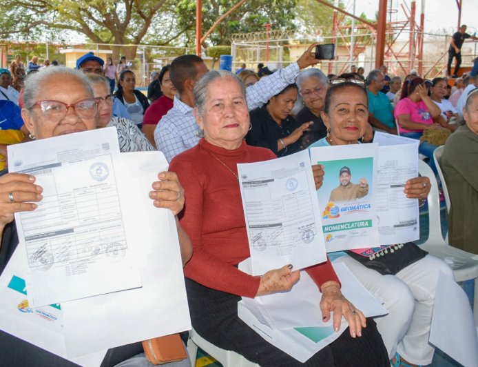 Reivindicando al pueblo: Alcaldía de San Francisco entregó más de 120 títulos de propiedad
