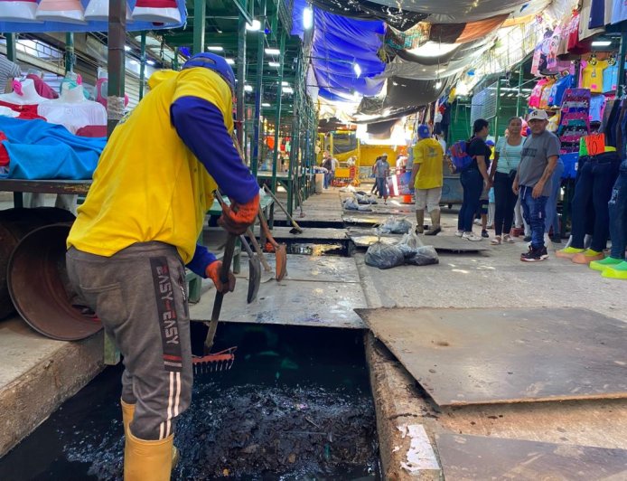 Alcaldía extrajo dos toneladas de desechos de los drenajes del Callejón de Los Pobres