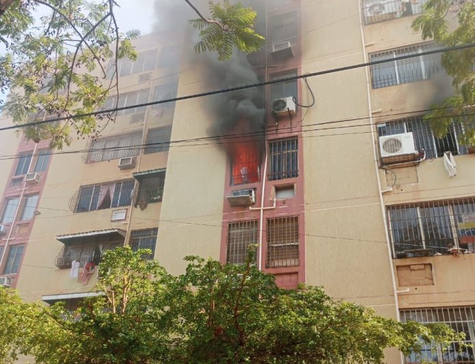 Acción de Bomberos de San Francisco y Seguridad Ciudadana evita tragedia en incendio en Plaza del Sol