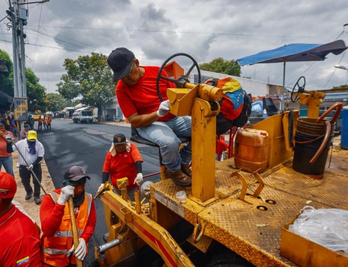 Gobernador Luis Caldera inició Plan de Asfaltado en San José de Perijá en el día de su patrono
