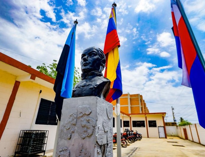    Gobierno Bolivariano y pueblo organizado entregan  escuelas Doña Menca de Leoni y Juan Pablo Pérez Alfonso refaccionadas