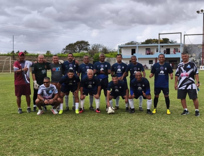 Leyendas y Glorias de Zulia y Falcón midieron tácticas en el fútbol