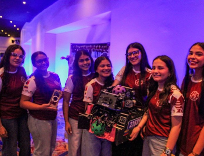 Alcaldía de Maracaibo incluye a 12 escuelas públicas en apoyo a la robótica