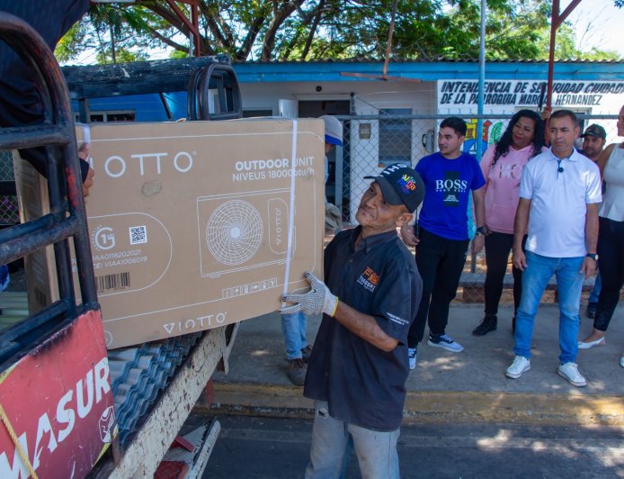 Alcaldía de San Francisco entrega acondicionadores de aire para la climatización de la E.B.N. Max Pineda