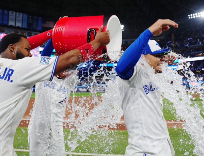 Andrés Giménez el héroe de Toronto: Dejó en el campo a Oakland