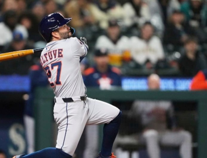 "Astro Boy" aportó doblete, anotada y remolcada en victoria de Astros