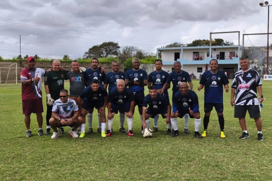 Leyendas y Glorias de Zulia y Falcón midieron tácticas en el fútbol