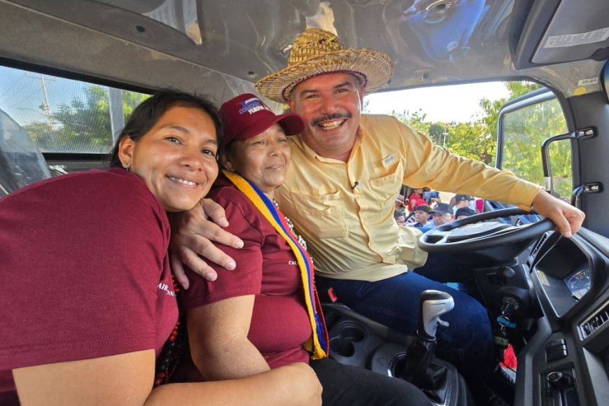 Gobernación del Zulia impulsa nueva gobernanza territorial  con una asamblea y dotación a tres comunas