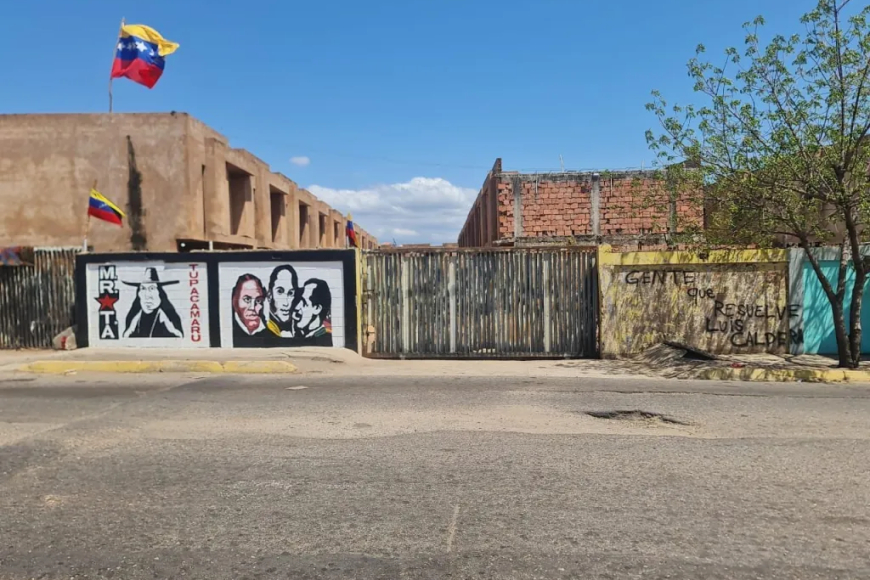 Adiós a los a invasores frente al Colegio Gonzaga