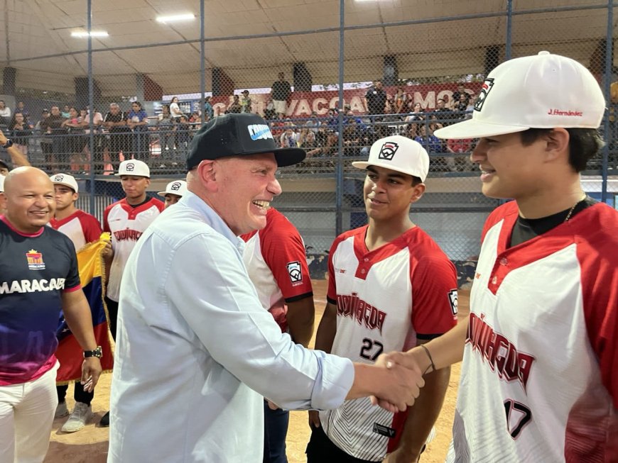 Alcaldía de Maracaibo entregó Orden Antonio José de Sucre a Pequeña Liga Coquivacoa