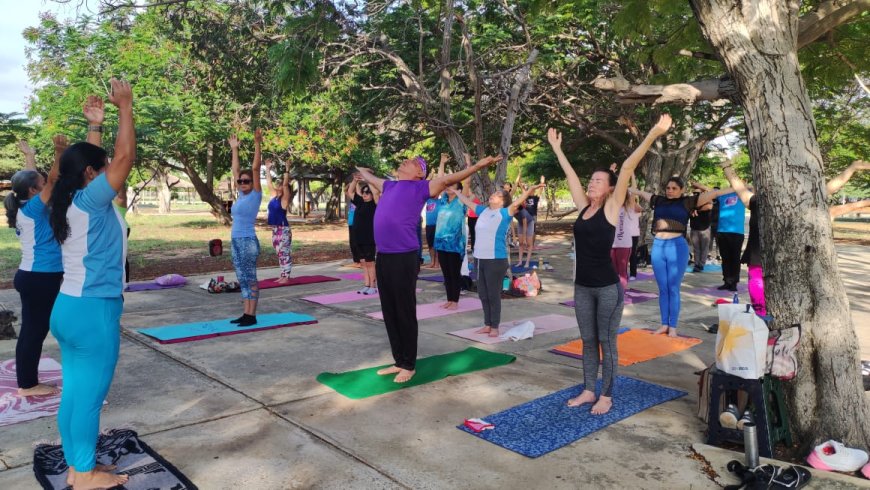 YOGA EN LA VEREDA: Alternativa a tu alcance