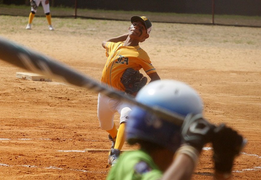 Flor Amarillo y Cardenales dominan la jornada inaugural de la Final Nacional Intermedia