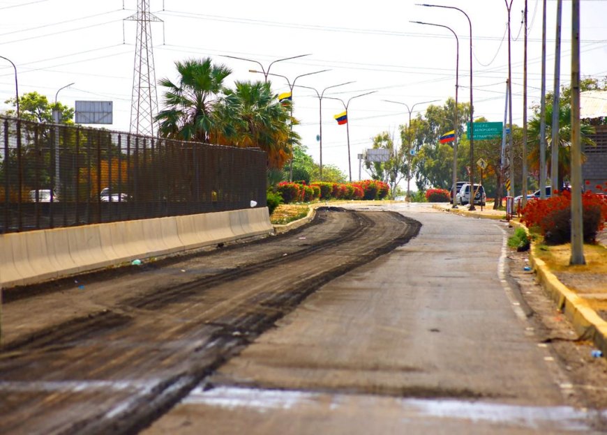 Gobernador Caldera supervisa trabajos de asfaltado en la avenida Don Manuel Belloso*