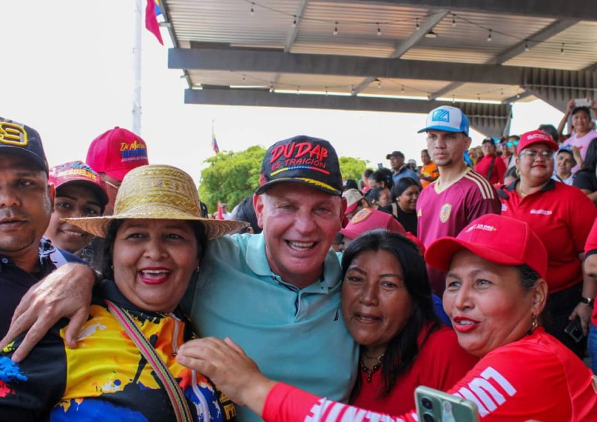  Alcalde Di Martino: “Felicito a las mujeres amorosas y trabajadoras incansables”