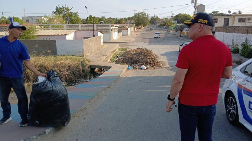 ¡Acababan de limpiarla! Alcaldía sancionó a infractor por arrojar escombros a la cañada Caribe