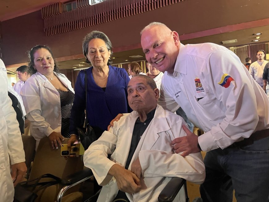 Alcalde Di Martino reconoció mística y vocación de los médicos marabinos en su día