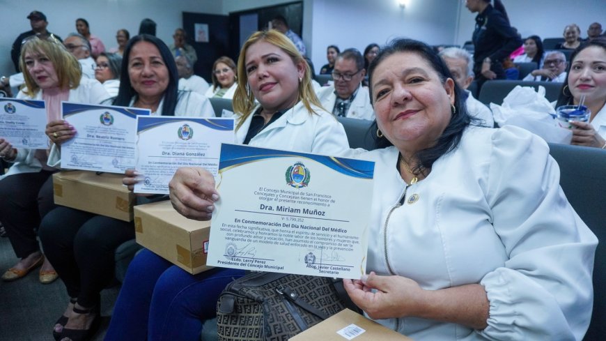 SAN FRANCCISCO: Cámara Municipal homenajeó a más de 60 medícos por su día