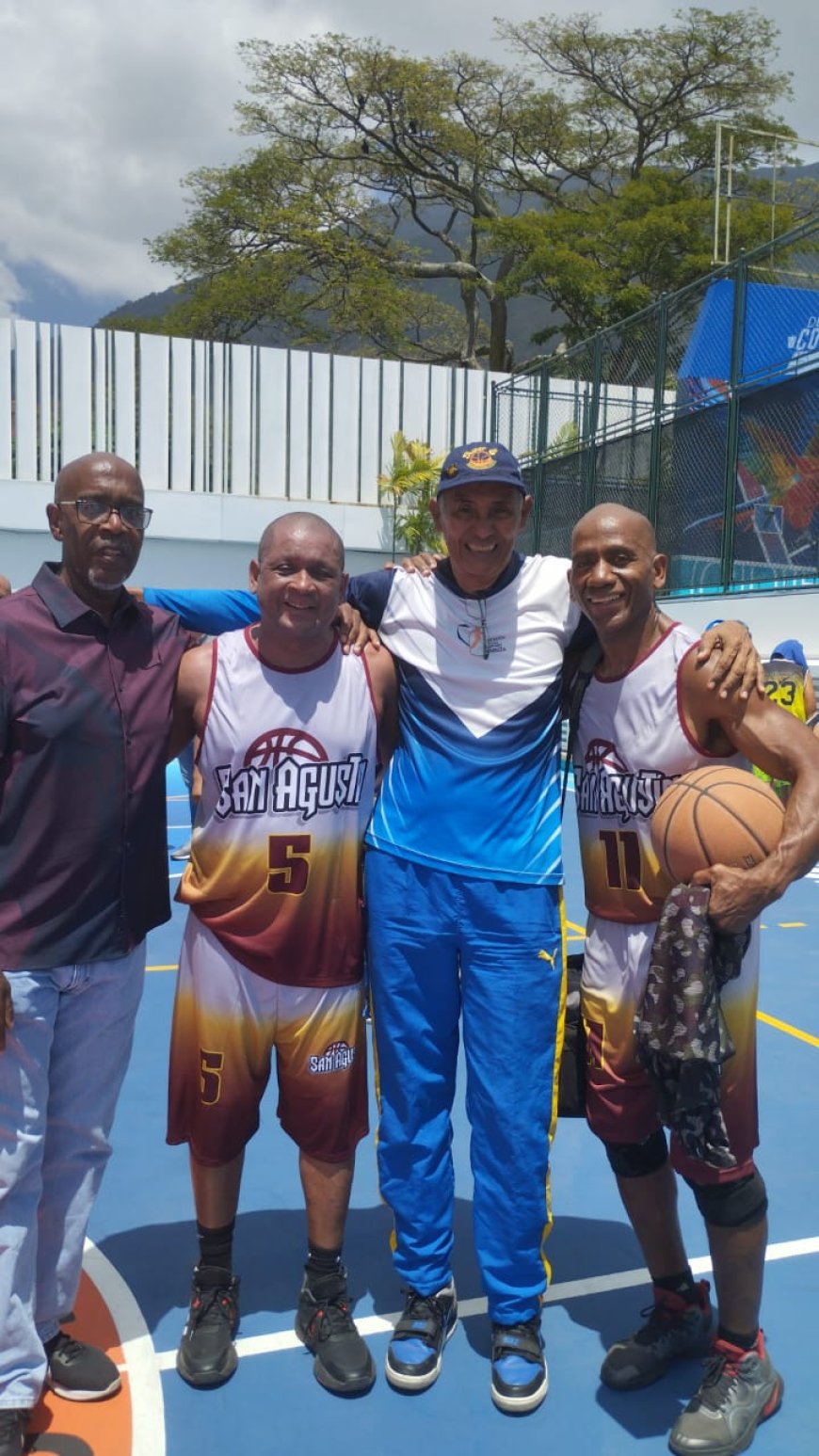 X Edición de Básket Máster 60: Casa Yel y Somos 23 se juegan su invicto