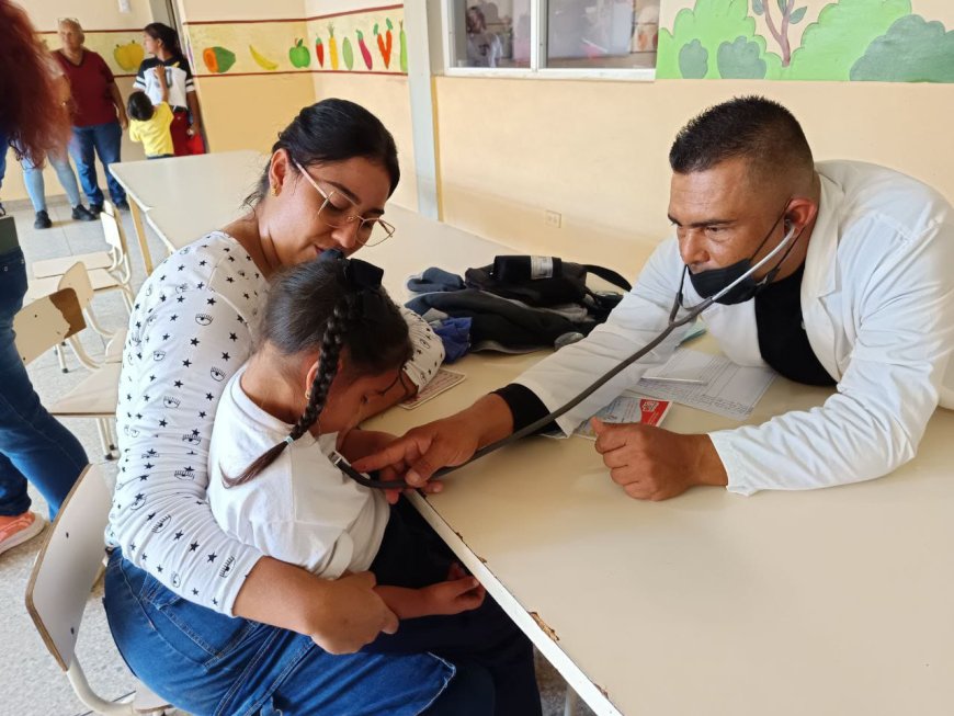 Primera dama de San Francisco realiza jornada de Salud Escolar en Domitila Flores