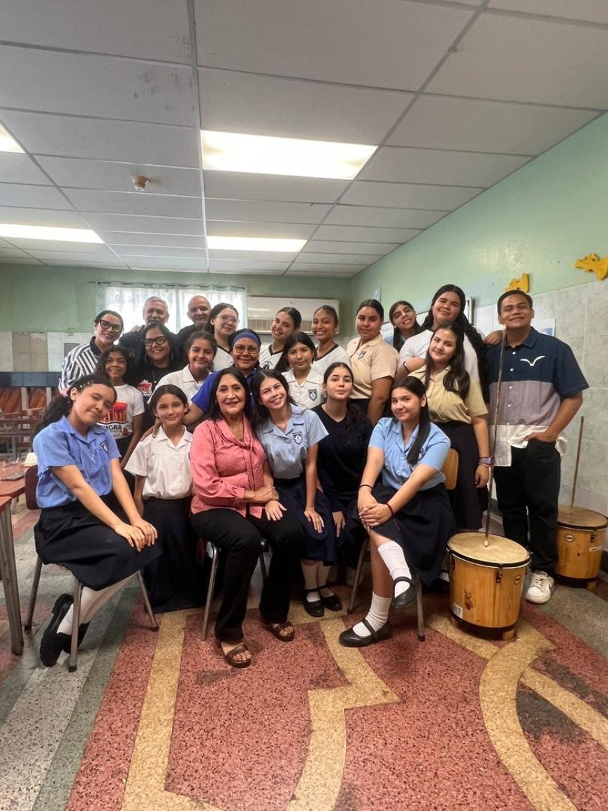 El valor de la mujer gaitera Escuela de Gaita “Lenin Pulgar” recibió charla de la solista Mitzi de Peralta