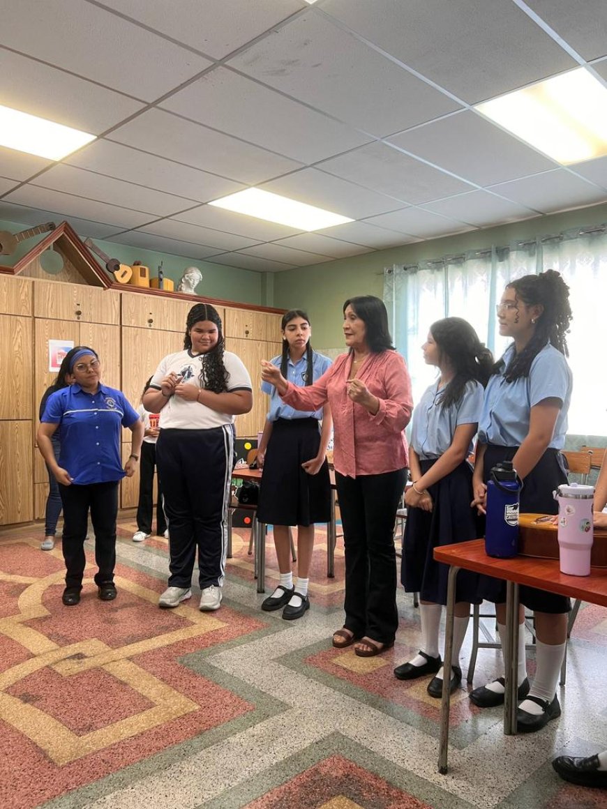 El valor de la mujer gaitera Escuela de Gaita “Lenin Pulgar” recibió charla de la solista Mitzi de Peralta