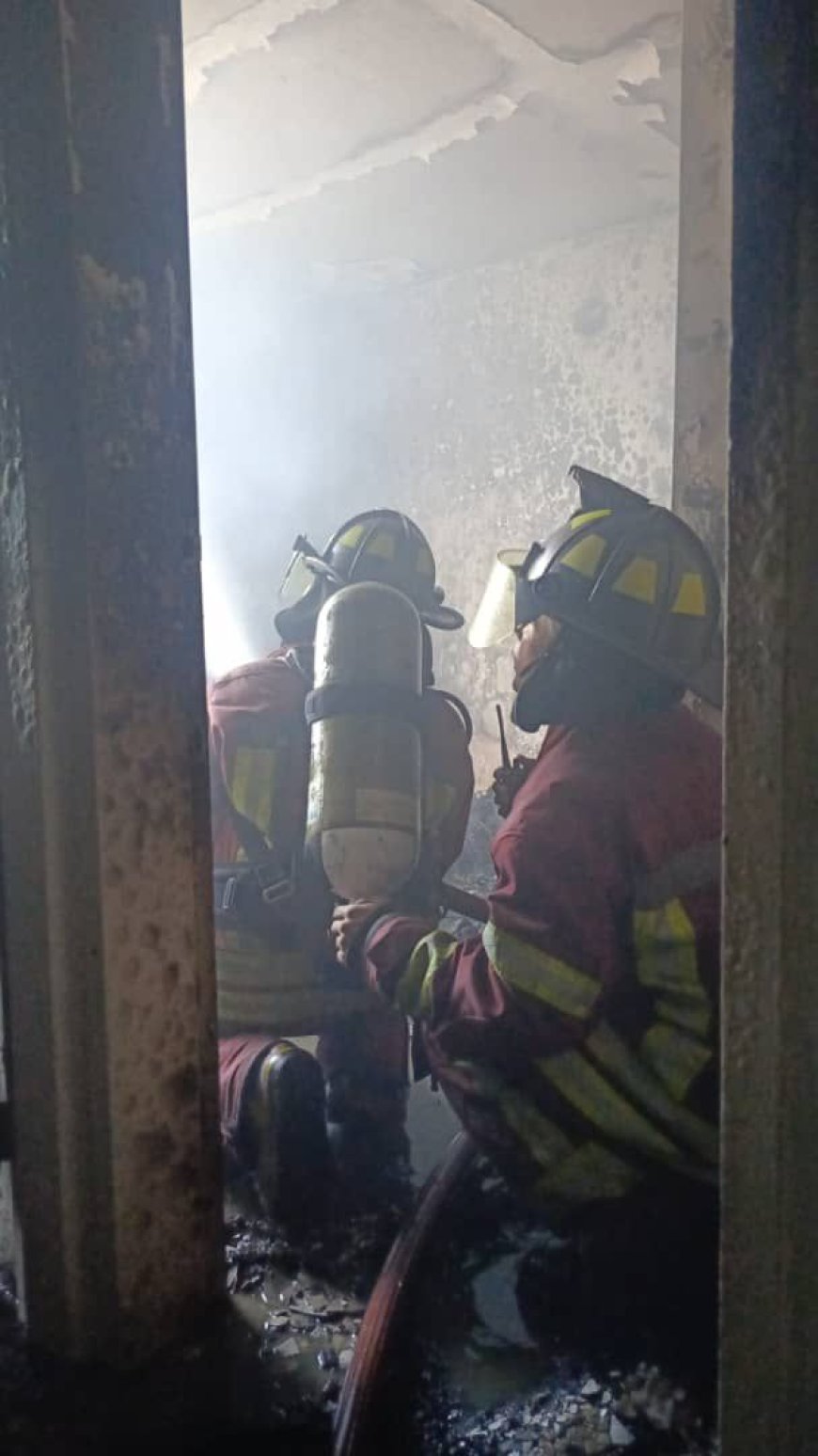 Acción de Bomberos de San Francisco y Seguridad Ciudadana evita tragedia en incendio en Plaza del Sol