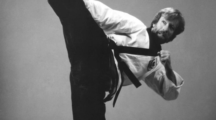 Murió leyenda de las artes marciales y el cine: Chuck Norris